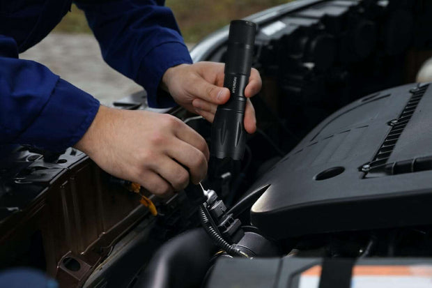 Hyundai Verlichting – Oplaadbare zaklamp met USB – Met reiskoffer en batterijen